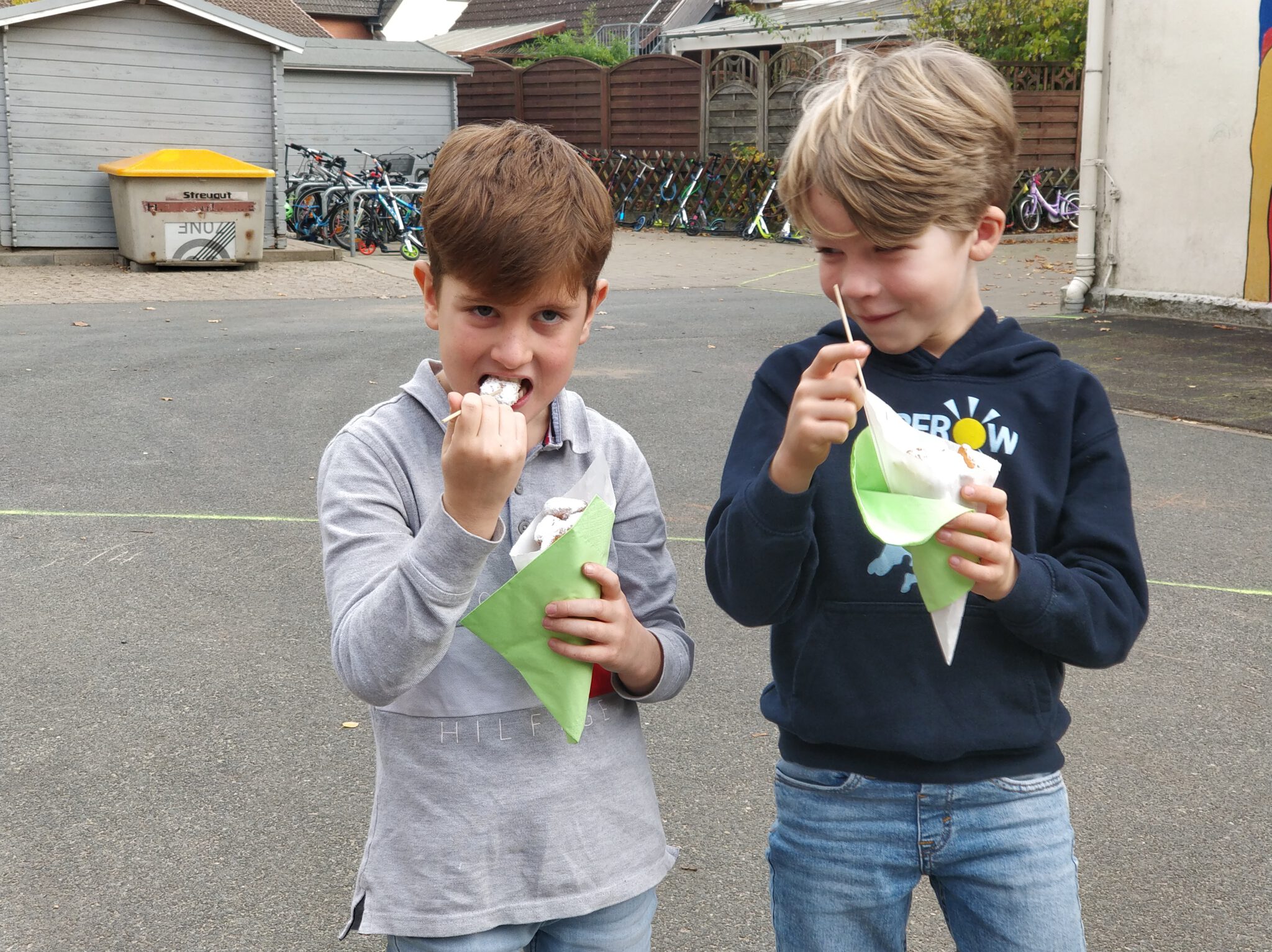 Schmalzkuchen in der Schule – Grundschule Uesen